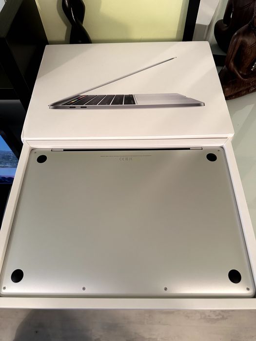 MacBook Pro 13" (A2289) 2020 - Перфектно състояние!