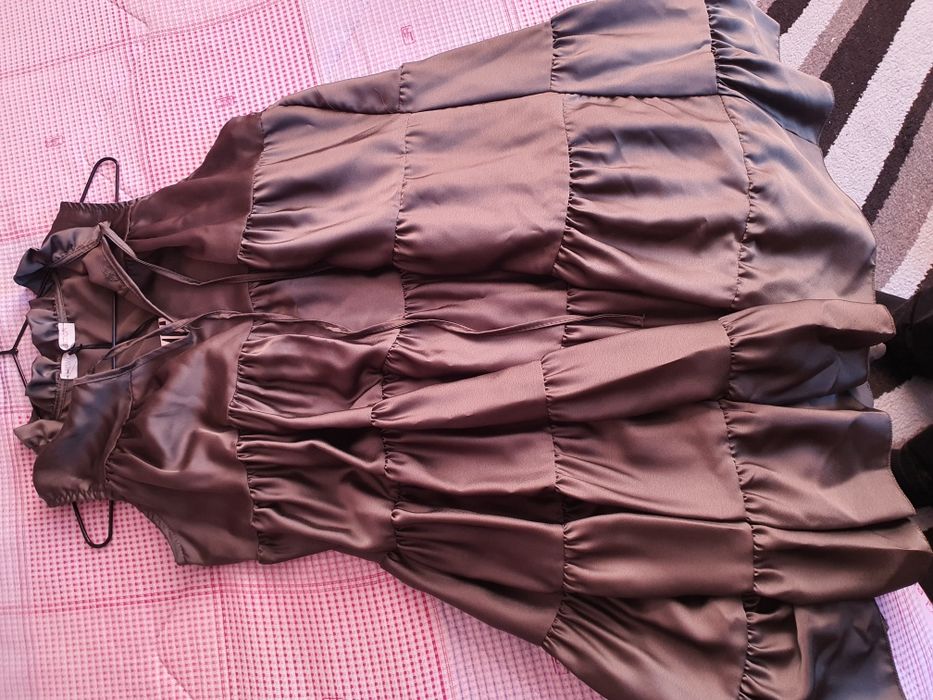 Сатенирани рокли