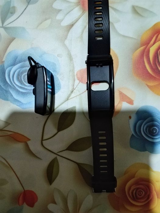 Huawei talkband b5 sotiladi