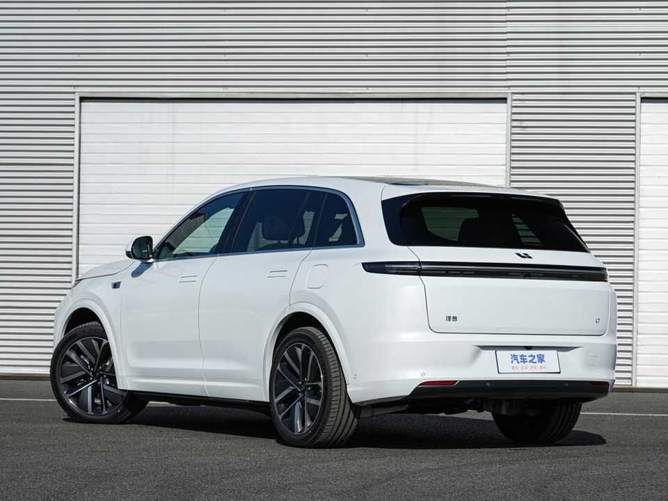 Гибридный автомобиль Li L7 HYBRID