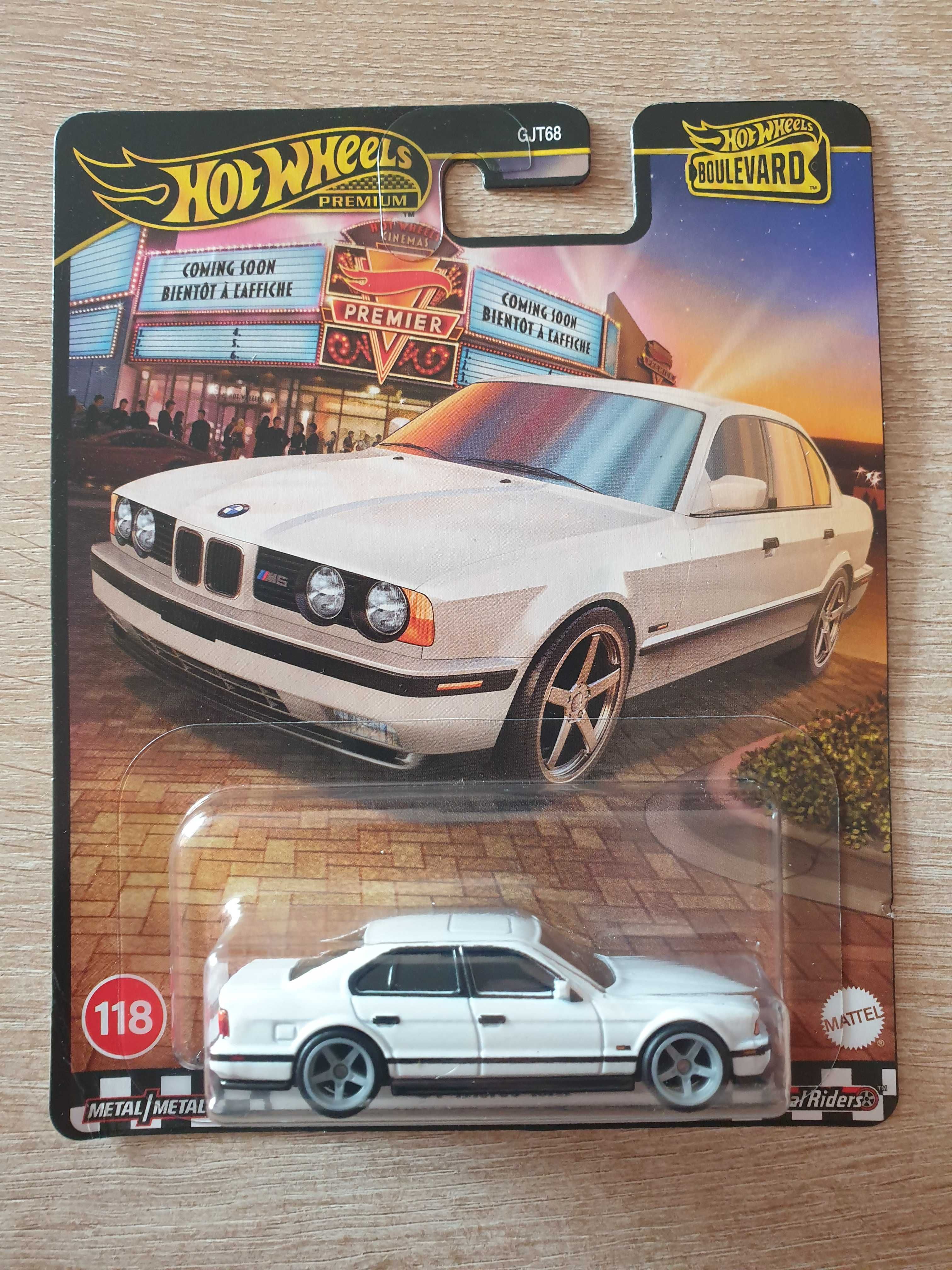 Hot Wheels Premium Boulevard '91 BMW M5 E34 1:64