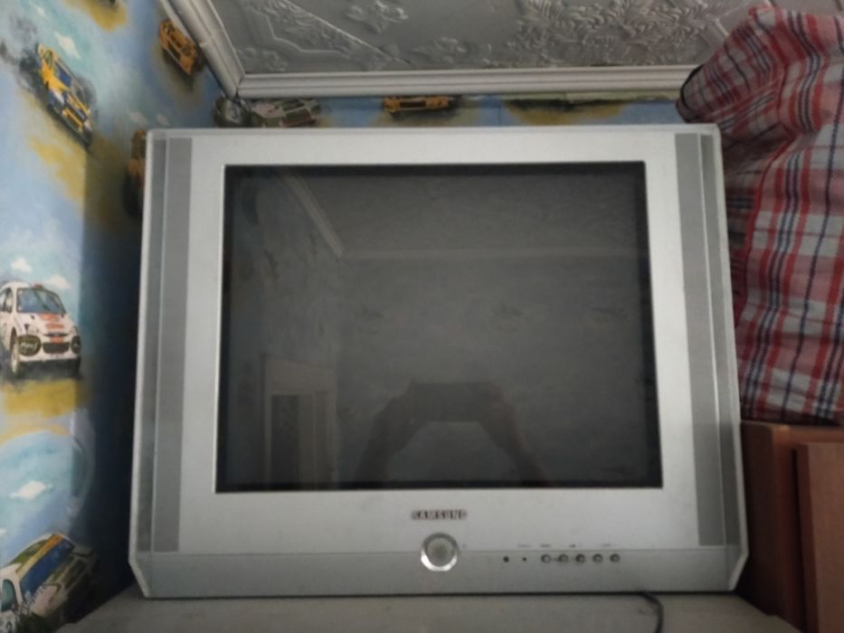 Отдам даром телевизор