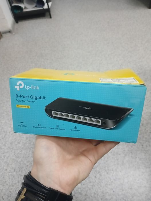 8-портовый гигабитный настольный коммутатор TP-Link TL-SG1008D