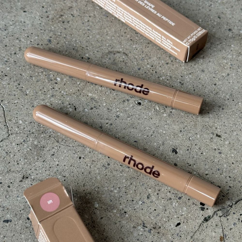 Rhode Peptide Lip Shape - Оформящ и хидратиращ молив за обемни устни