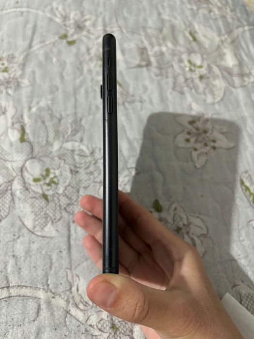 Продам Iphone XR