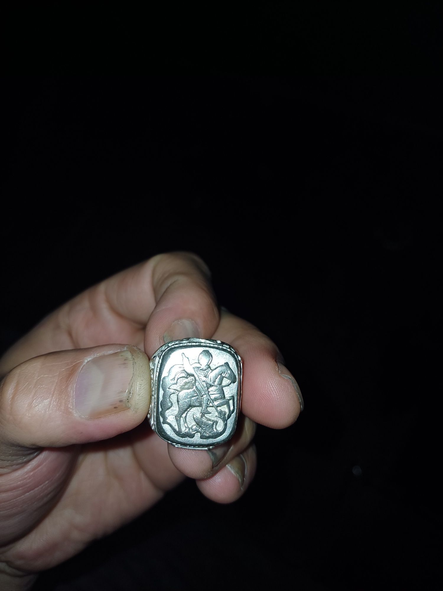Серебряную печатку