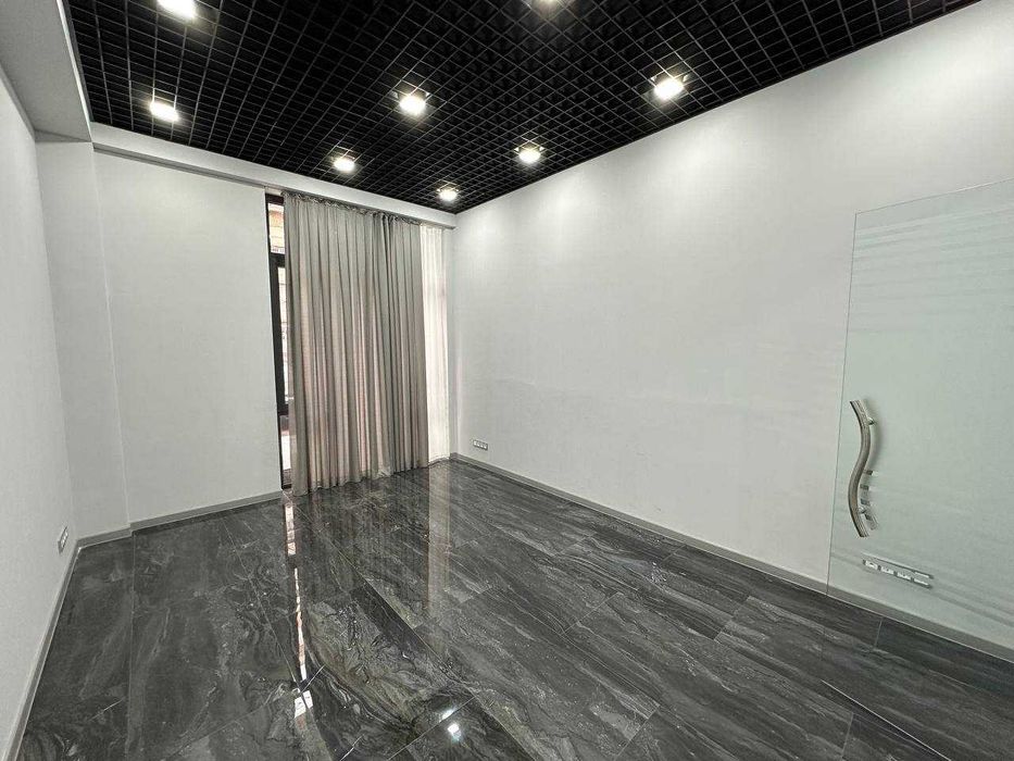 Продается Офис с арендатором в Новостройке на Ц-1 290м2 6 комнат