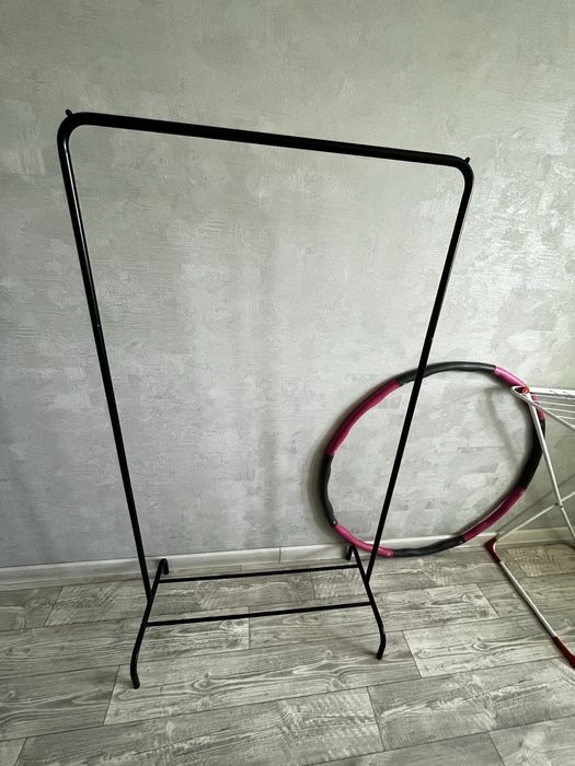 Продам стойку для одежды