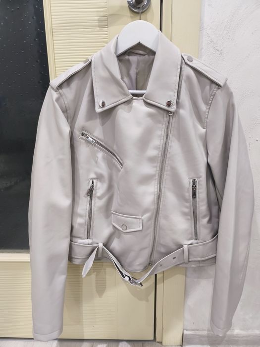 Дамско кожено яке.