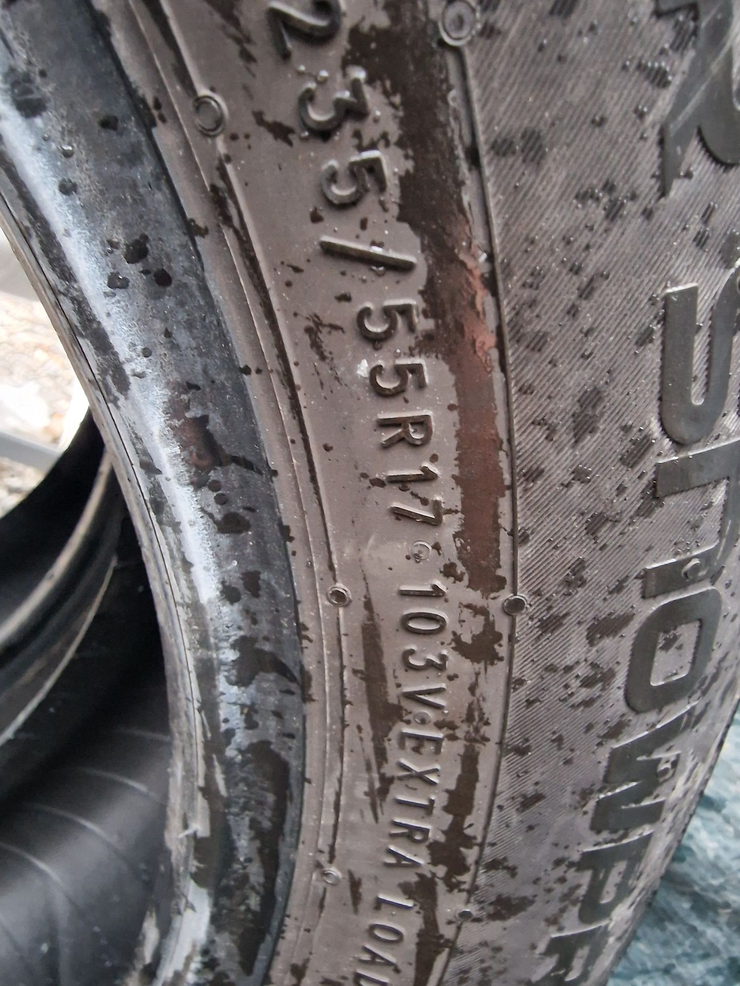 Anvelope 235/55R17 marca Nokian, DOT 2022
