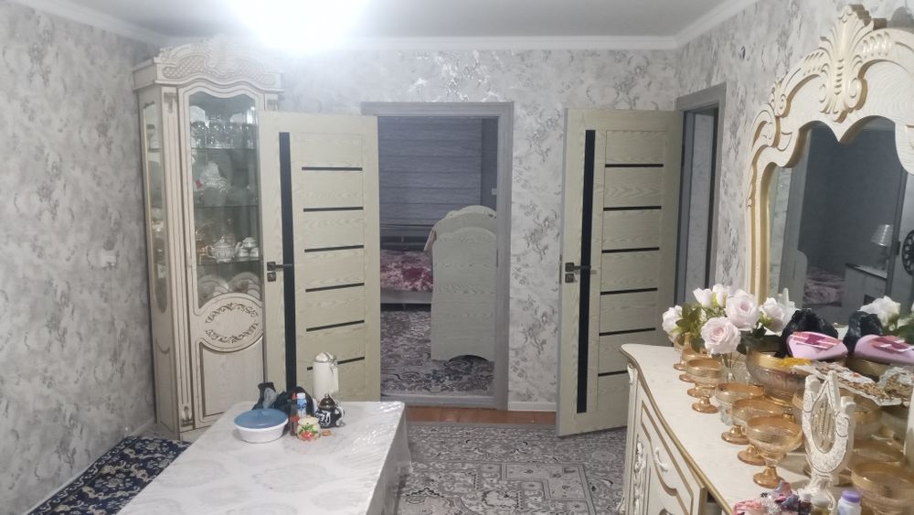 3 xonali dom sotiladi