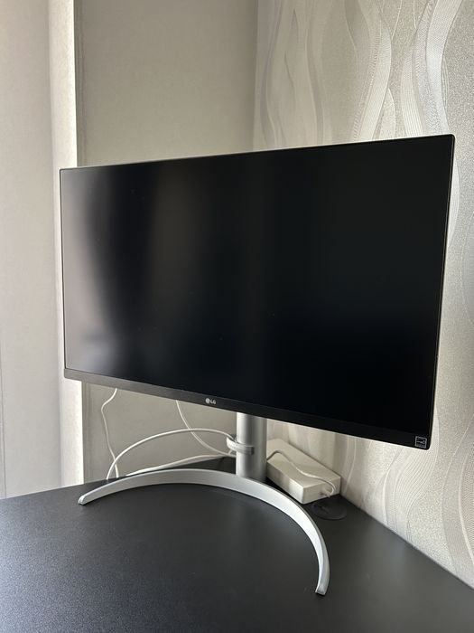 Монитор 27 дюймов LG UHD Monitor 4K