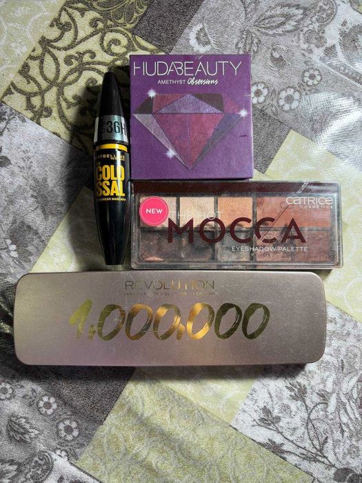 Палетки теней Catrice, Eveline и Huda beauty