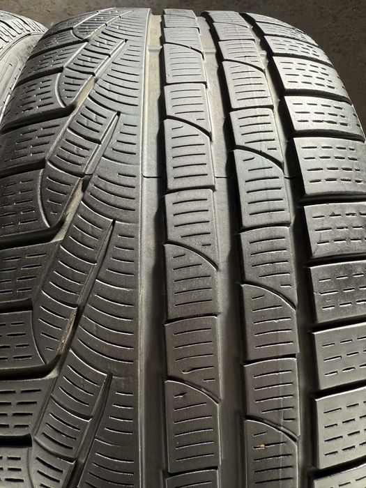 2x Anvelope Iarna 245/45 R17 - Pirelli Sotto Zero Serie 2