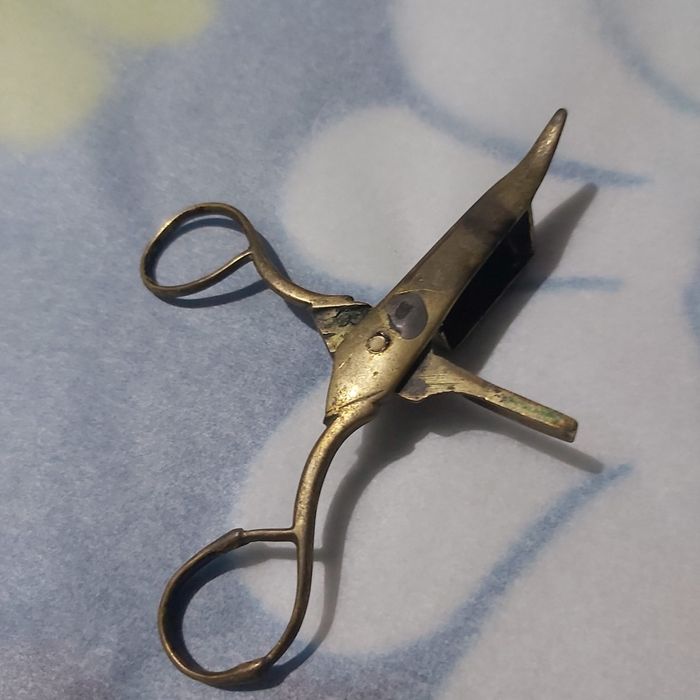 Vând foarfecă lumânări bronz