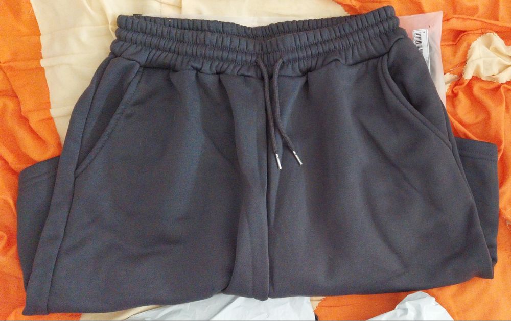 pantaloni scurti