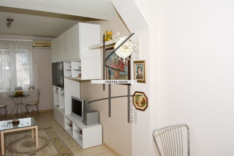 Продава се Четиристаен апартамент в Варна, ВИНС - 147 кв.м за 1939 €/кв.м - Снимка #1