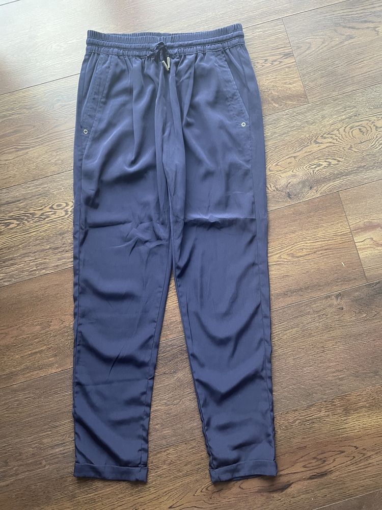 Pantaloni bershka xs