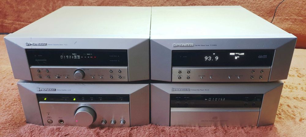 Pioneer A-C5 statie, PD-C5 CD player, F-C5RDS tuner, T-C5 Deck.