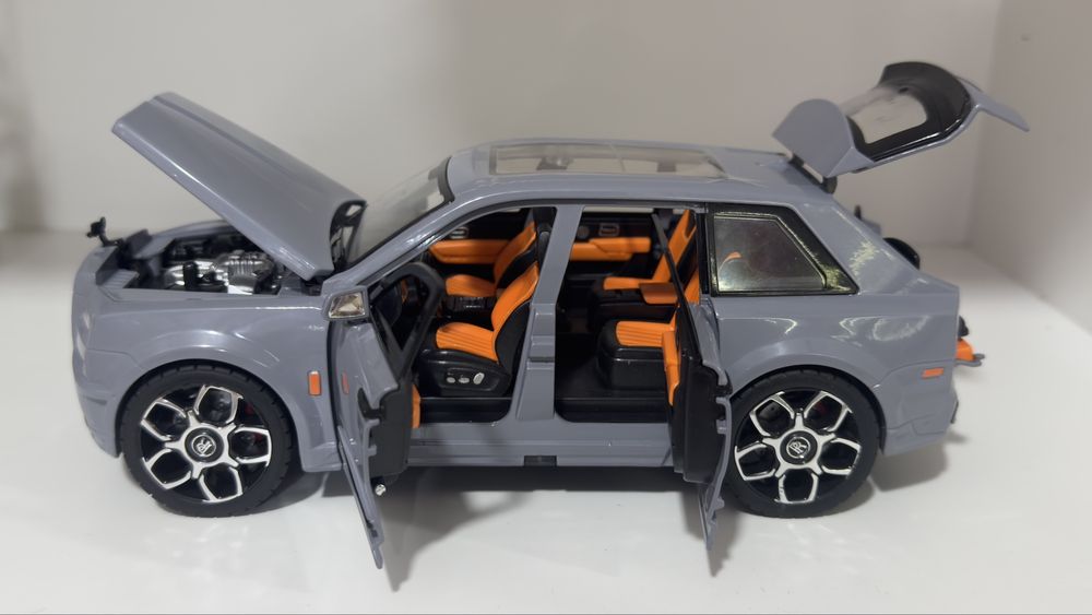 Ролс ройс kullinan 1:24