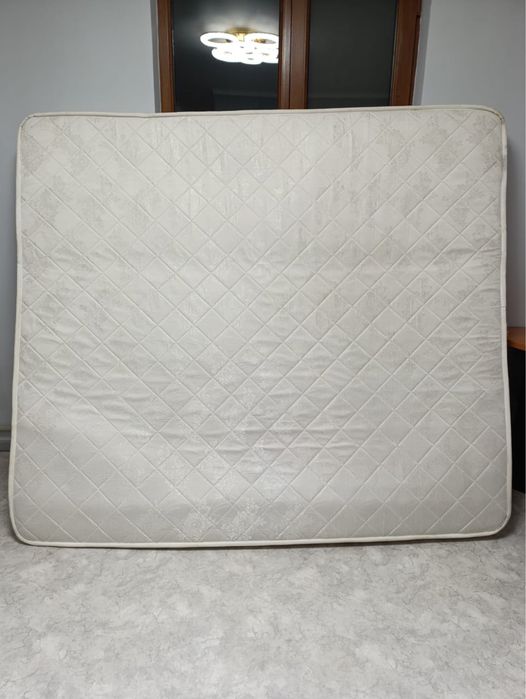 Продам матрац на 2-х спальную кровать