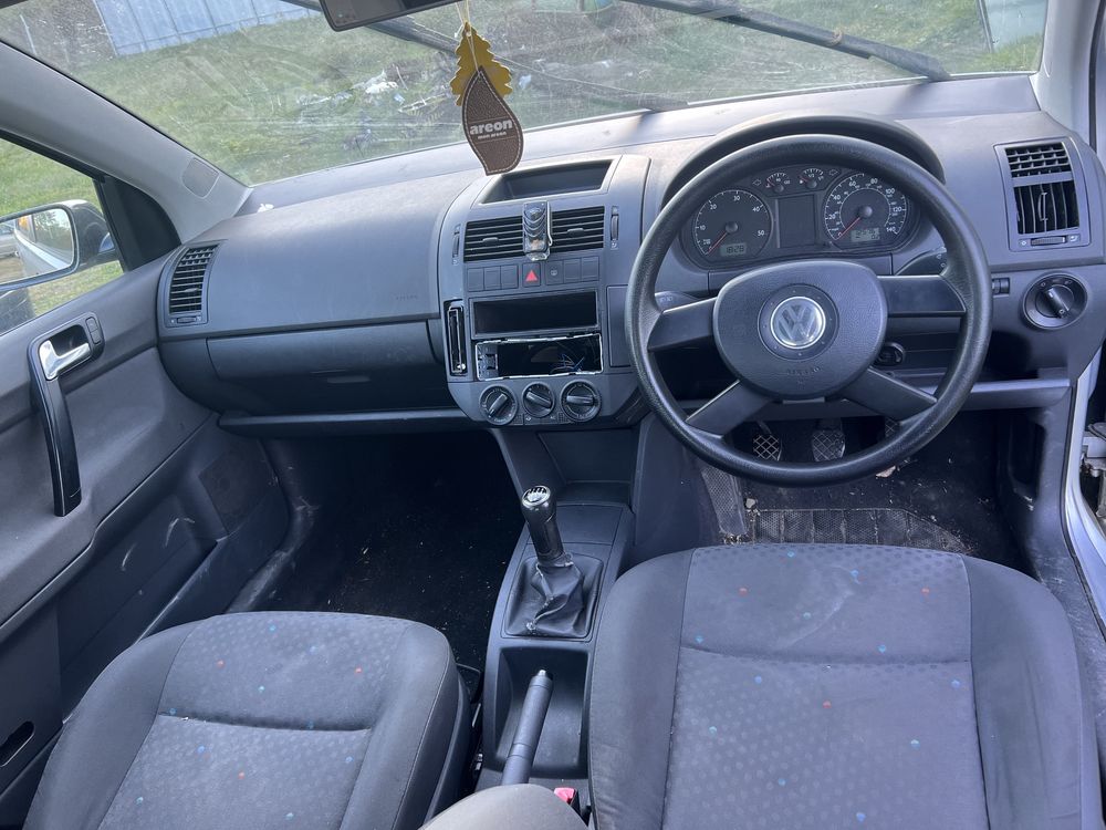 Dezmembrez wolkswagen  polo 1.4 Diesel  ( cititi anunțul )