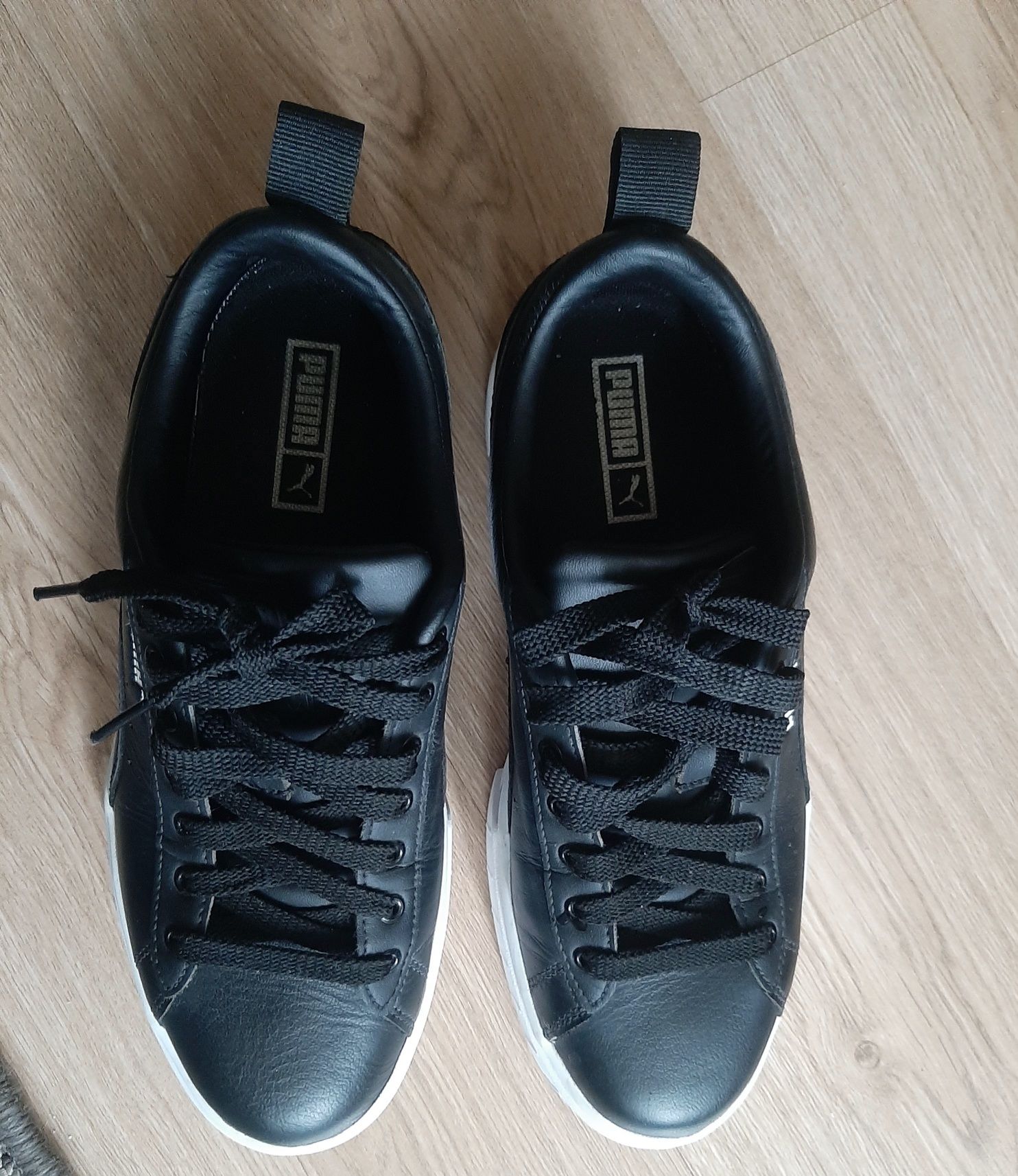 Оригинални обувки на Puma.