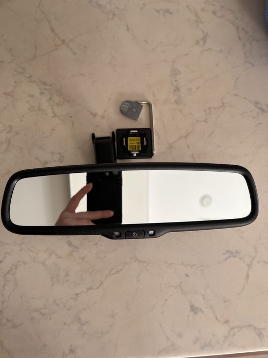 Продам новое салонное зеркало заднего вида с затемнением киа оптима
