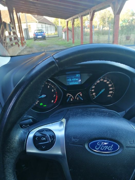 Vând ford focus 3 1.6