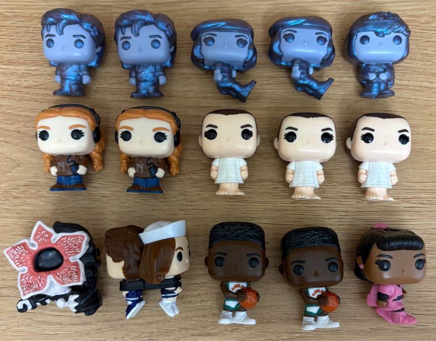 Продаю!!! очень странные дела фигурки kinder joy