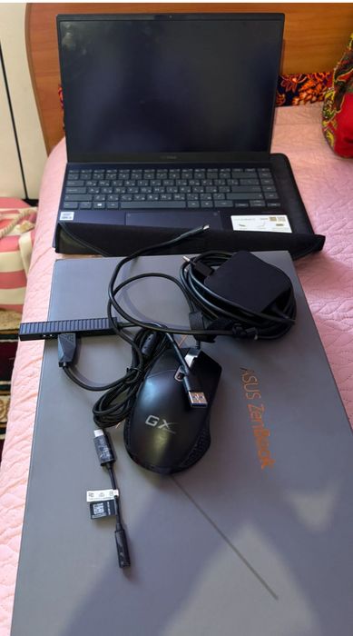 Zenbook новая, очень хорошем состояний