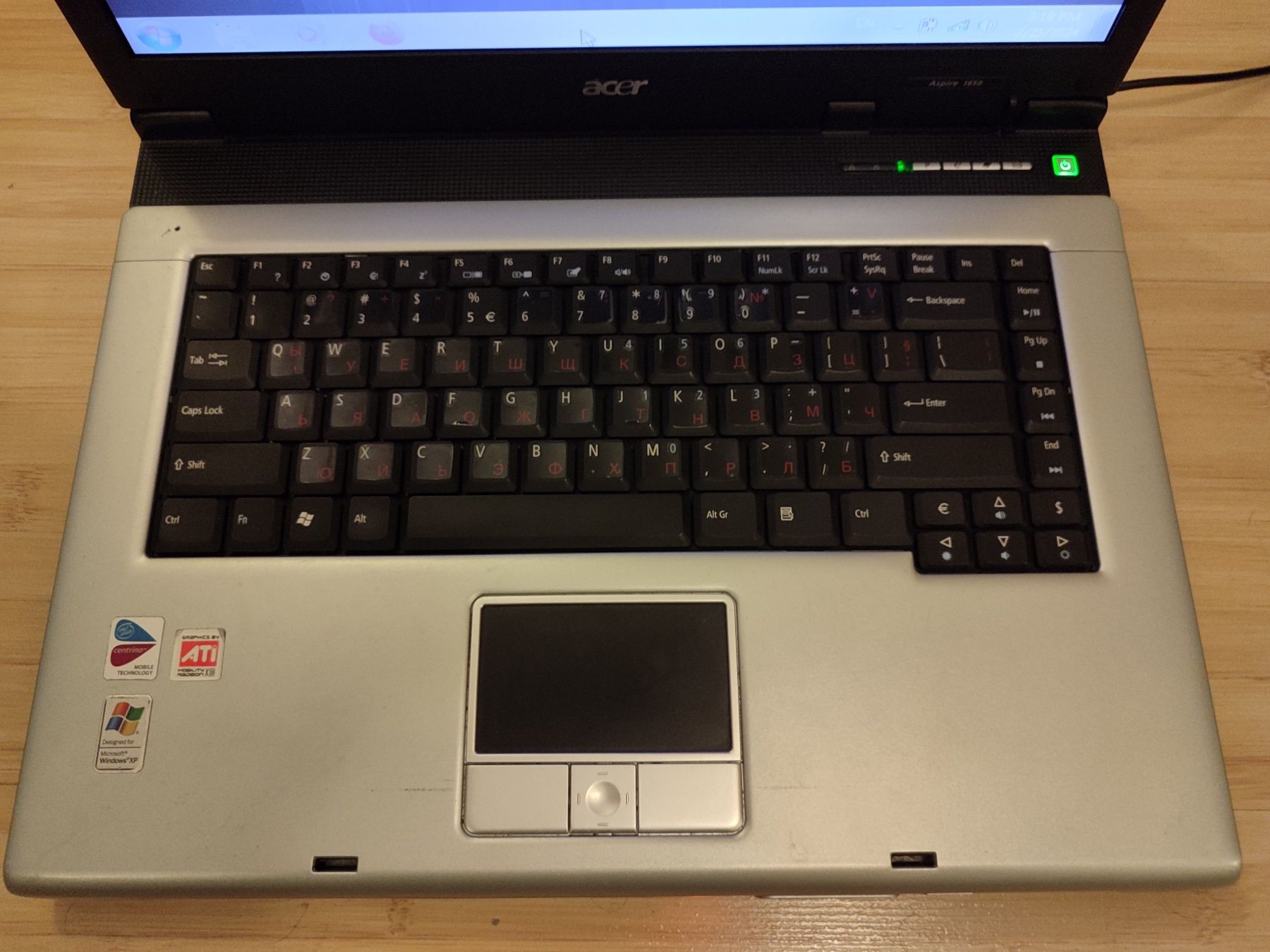 Лаптоп Acer Aspire 1650 със зарядно и мишка

процесор: Intel Pentium M