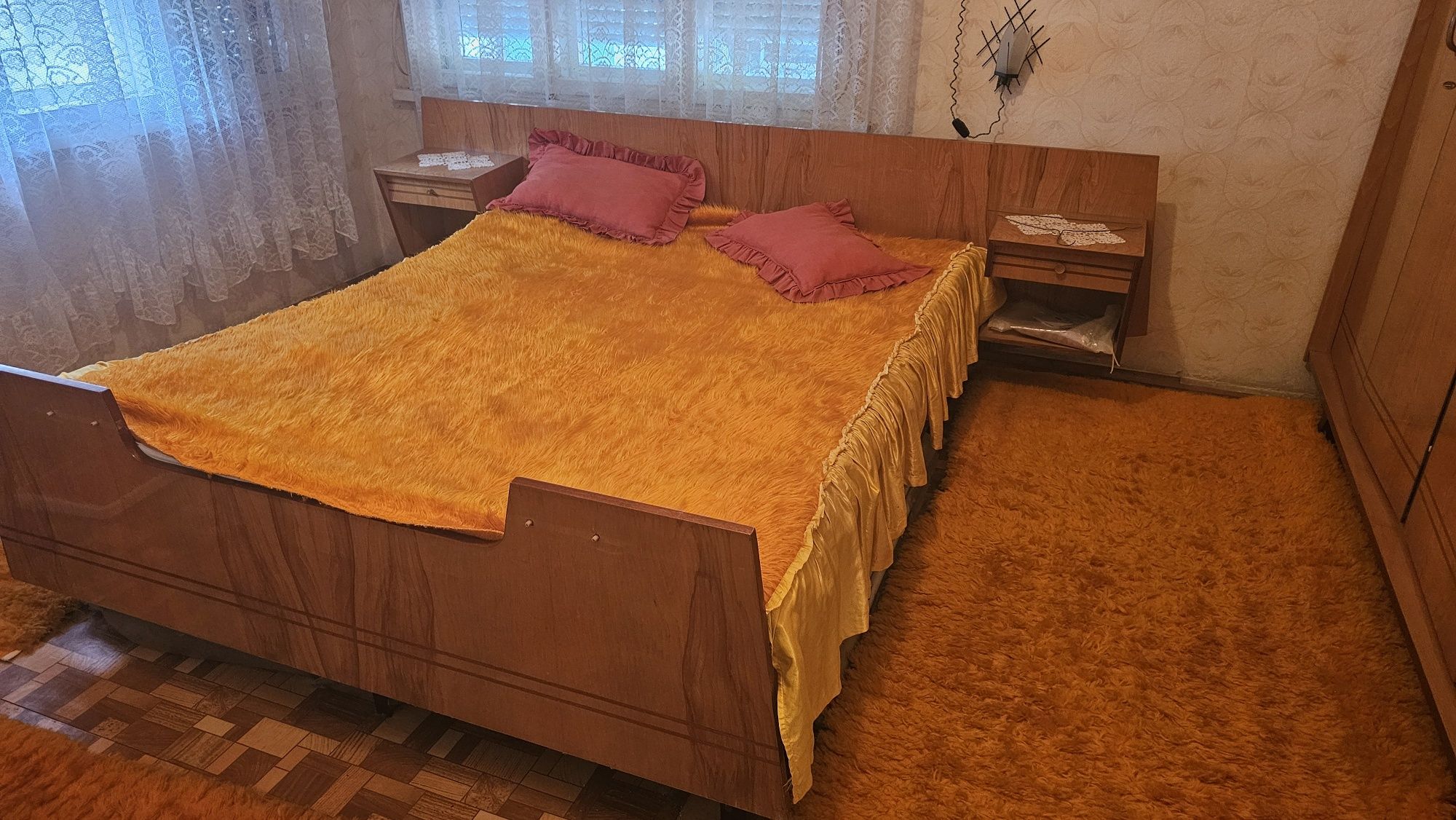 Стари мебели в добро състояние