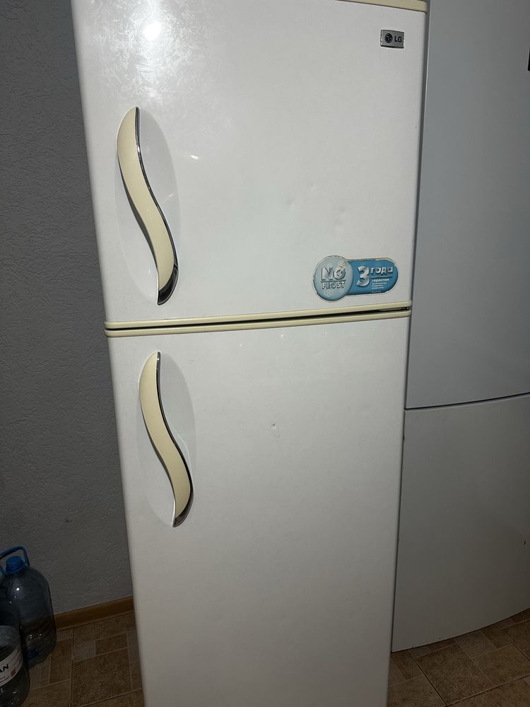 Продается холодильник