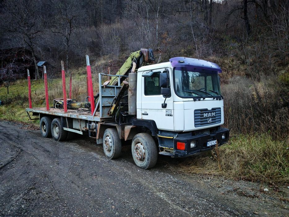 Autoutilitara transport lemn