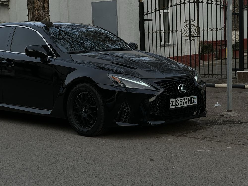 Продам Lexus is430v8 Читайте описание Хорошую скидку сделаю. Срочно!!!