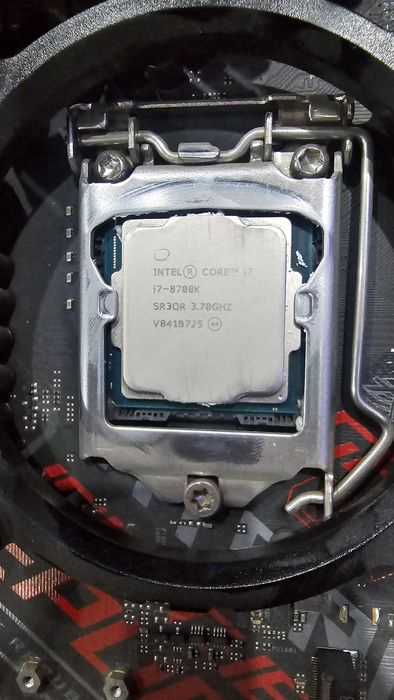 Камень Intel core i7 8700