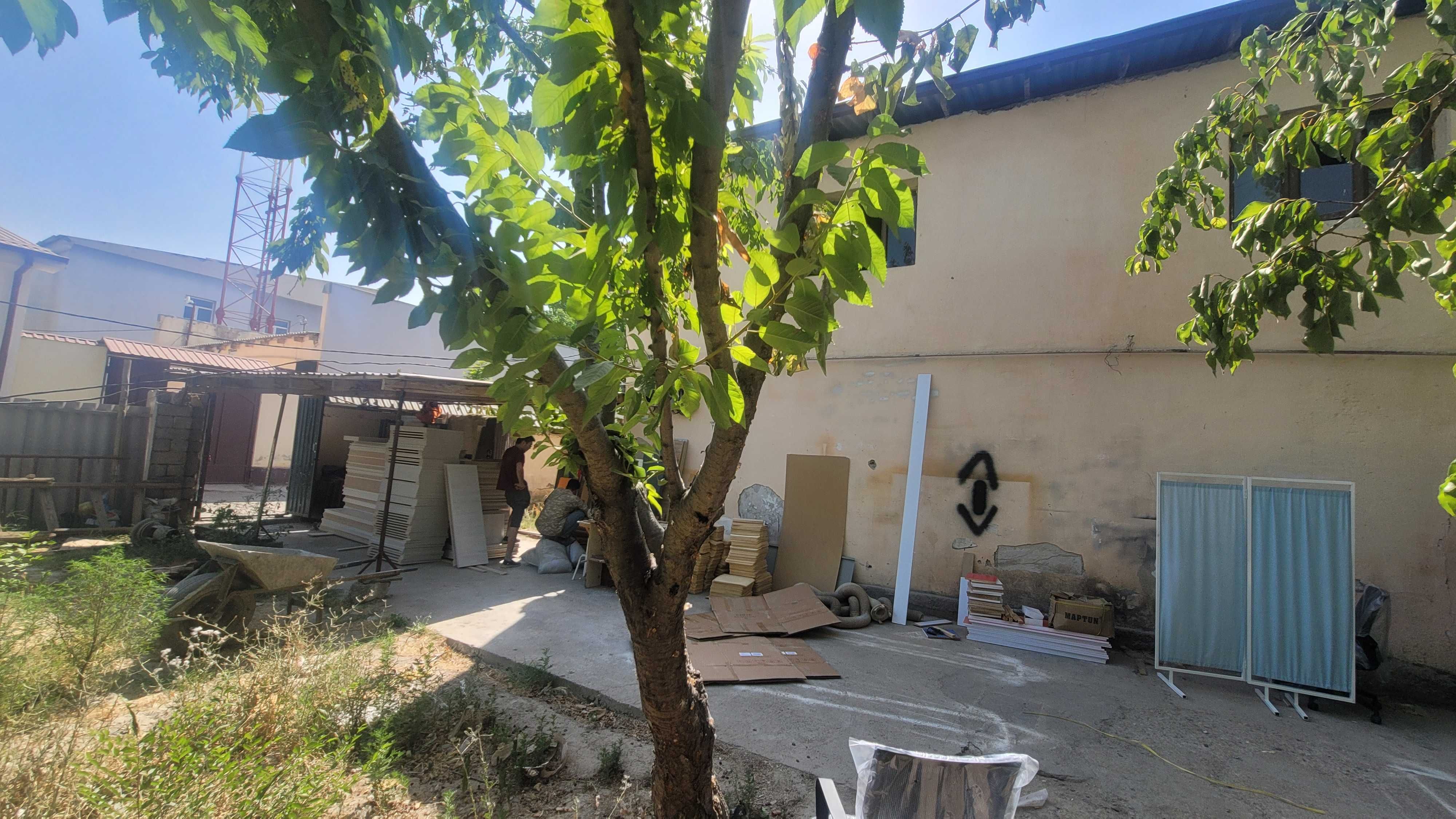 2qavatli bino yeri bilan sotiladi
