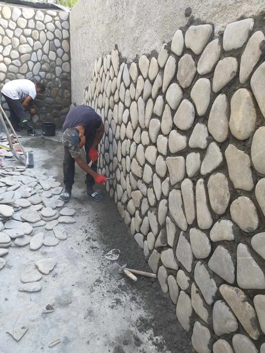 Vând și montez piatra de Rau