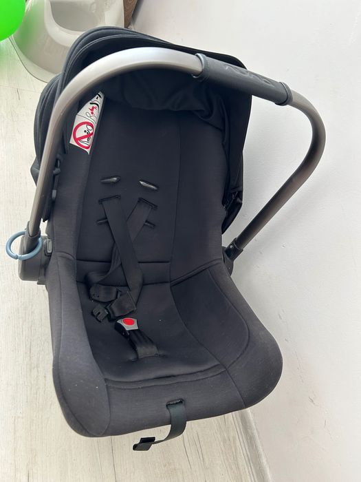 Столче Nuna PIPA с Isofix база