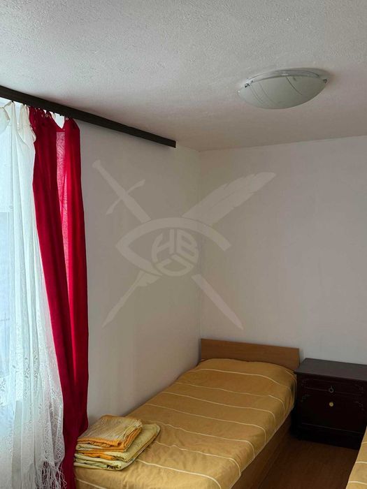 Дава се под наем Едностаен апартамент в Варна, Галата - 25 кв.м за 175 € - Снимка #2