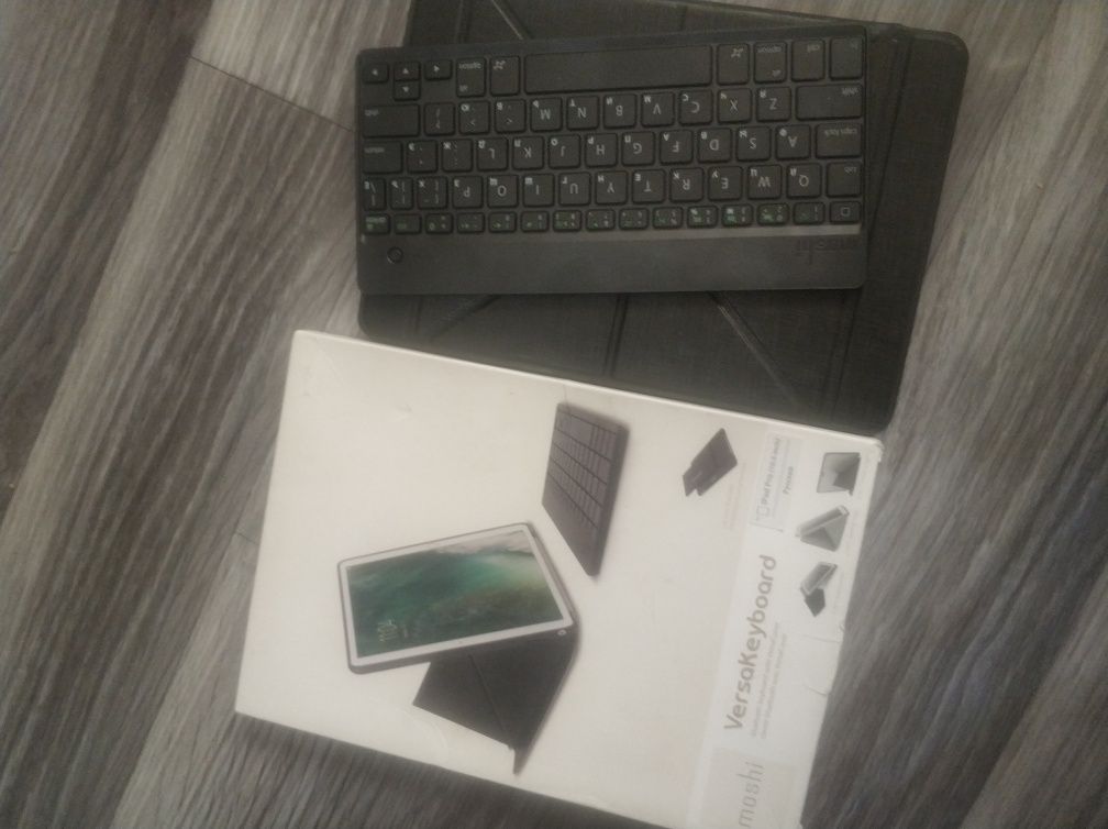 Продам клавиатуру блютуз и чехол на ipad