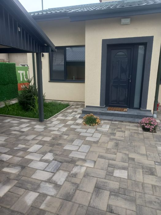 Casa nouă de închiriat