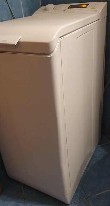 Mașină de spălat rufe cu încărcare verticală Electrolux