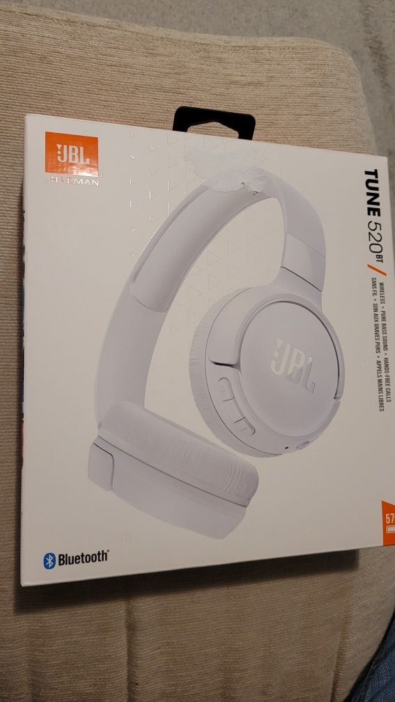 Casti JBL TUNE 520BT - functionale 100%