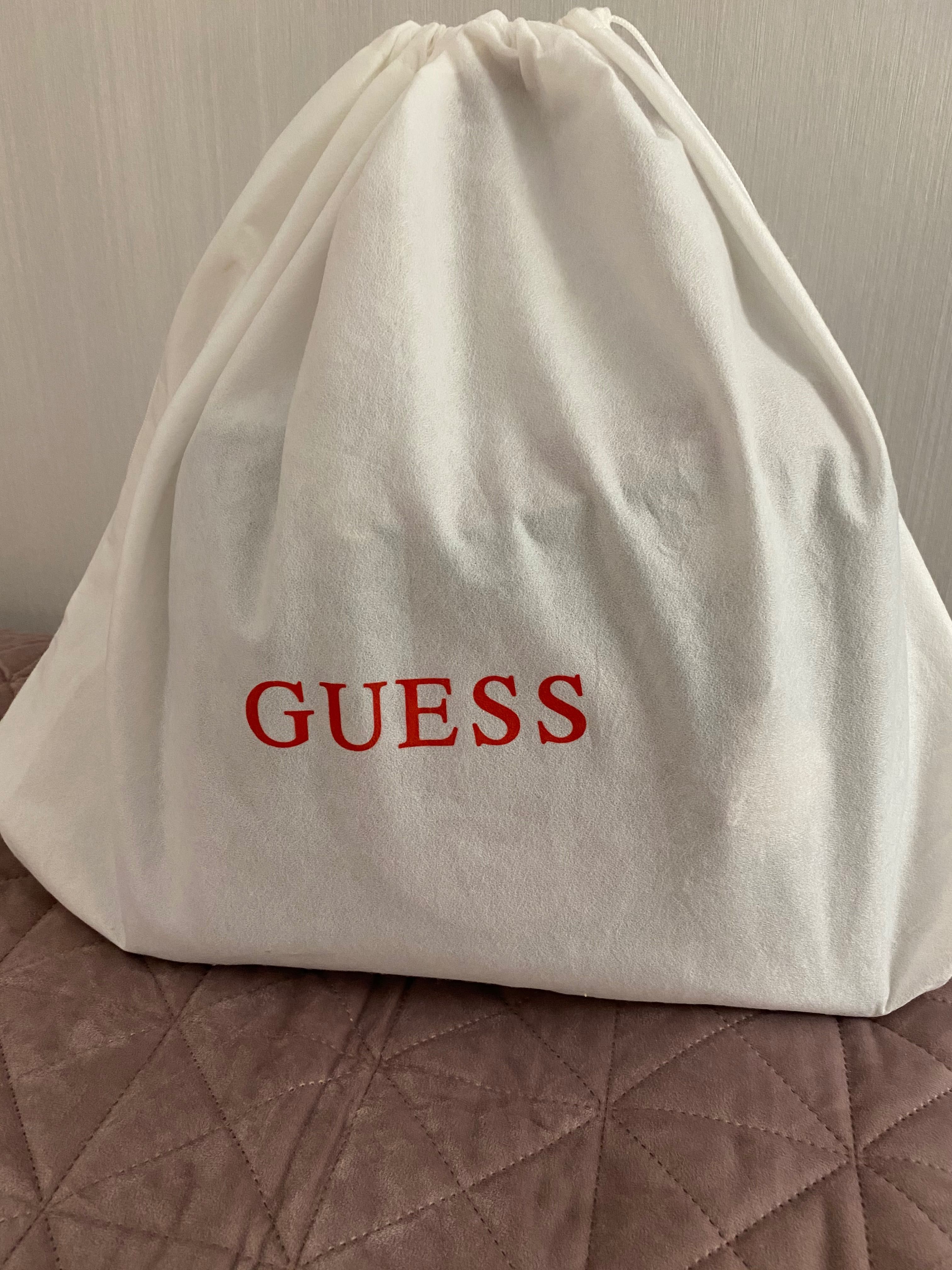 Guess оригинална чанта