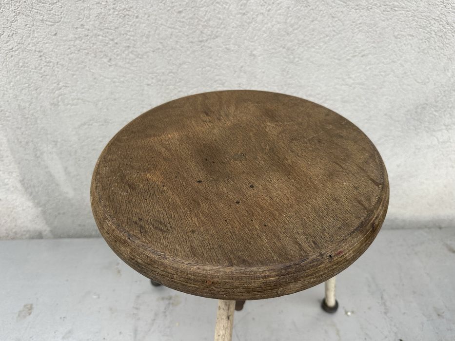 Винтидж Метално Столче на Винт Индустриално