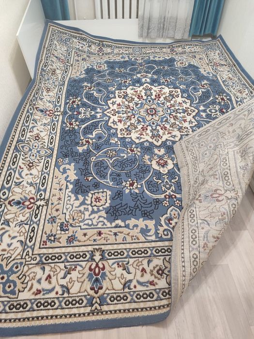 Продам Ковер в хорошем состоянии