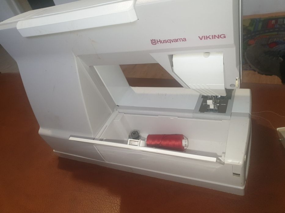 Masina cusut electrica husqvarna viking