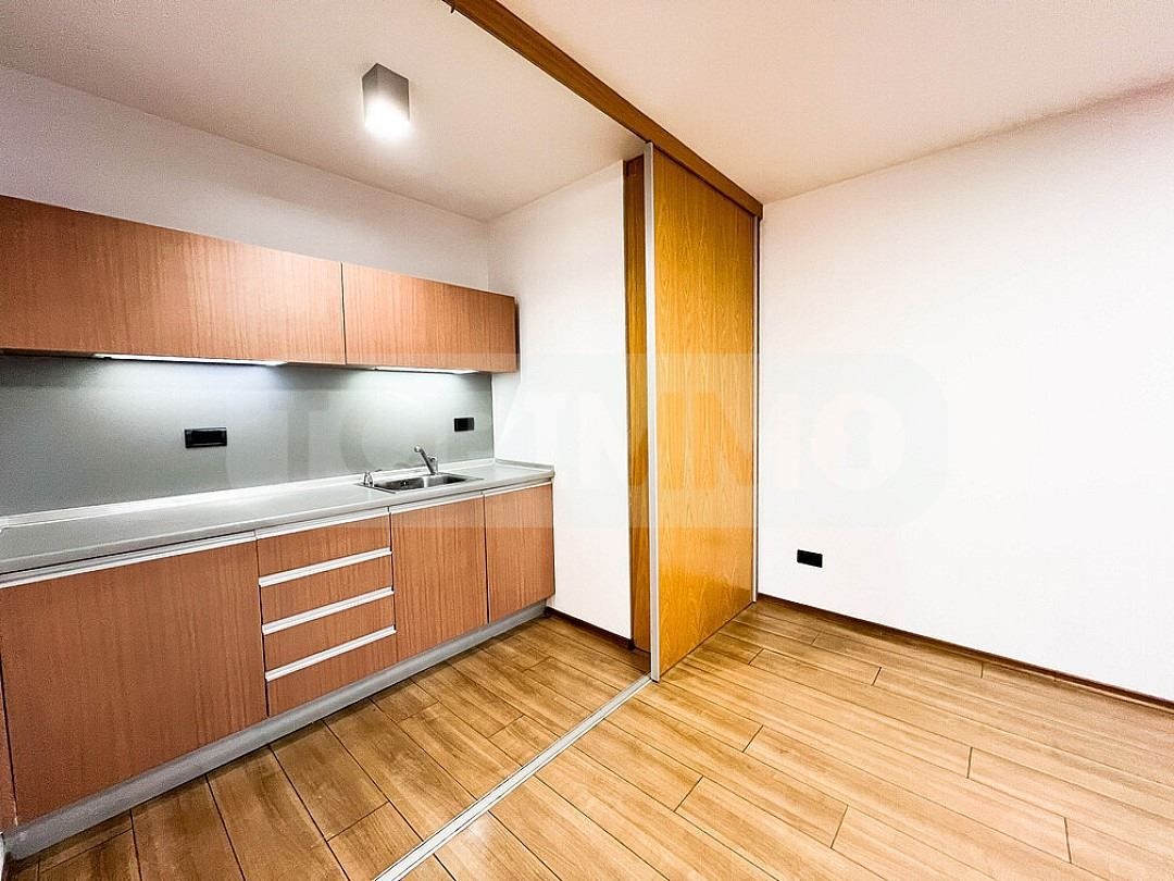 Продава се Двустаен апартамент в Варна, Морска градина - 96 кв.м за 5000 €/кв.м - Снимка #8